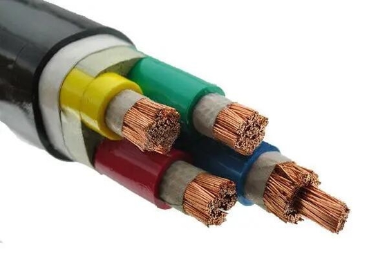 O módulo preto do fio da eletricidade do PVC conecta o cabo principal para a caixa de controle do PLC da máquina